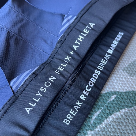 Athleta x Allyson Felix Ultimate Legend Sports Bra Size Large - Picture 9 of 9